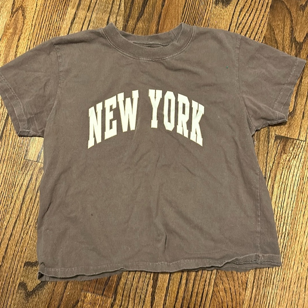 Brandy Melville John galt tee shirt short sleeve New York brown